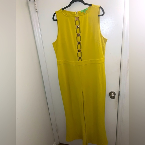 Plus size jumpsuit - Picture 1 of 5